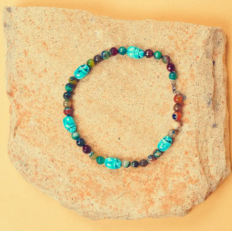 Vue rapprochée du Collier Maya