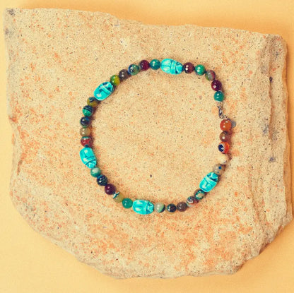 Vue rapprochée du Collier Maya